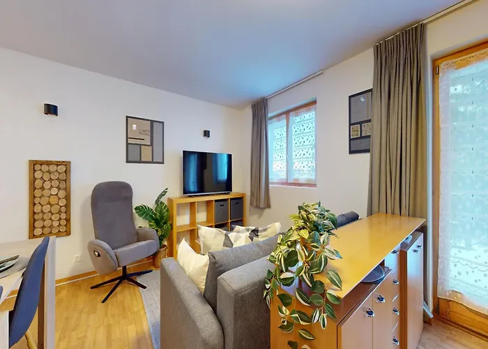 Lovely With Valley View *