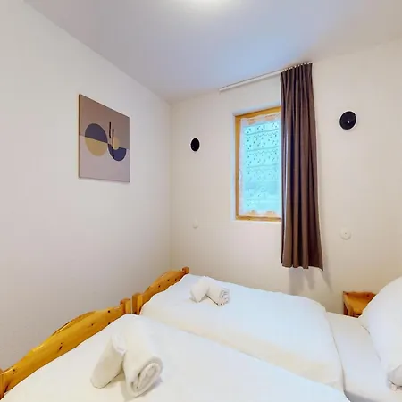 Lovely With Valley View *